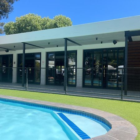 Luxury One Bedroom Apartment Somerset West Exterior photo