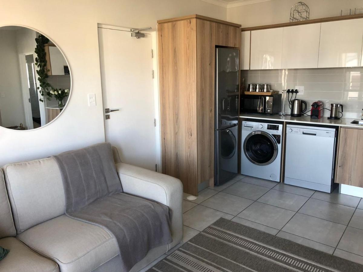 Luxury One Bedroom Apartment Somerset West Exterior photo