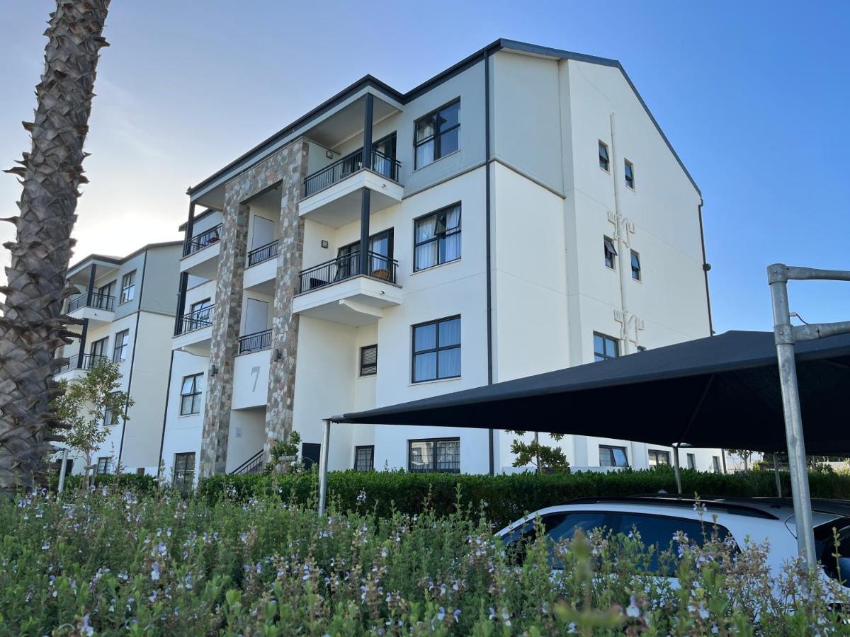 Luxury One Bedroom Apartment Somerset West Exterior photo